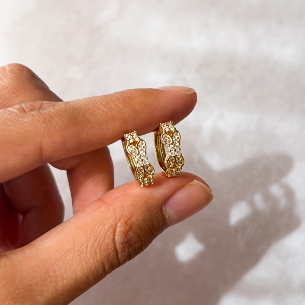 Producto - Argollas doradas strass