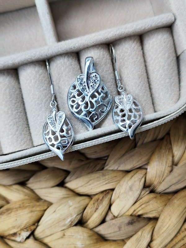 Producto - Conjunto Leaf (Aros y dije)