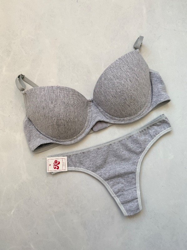 Producto - Conjunto push up de algodón gris