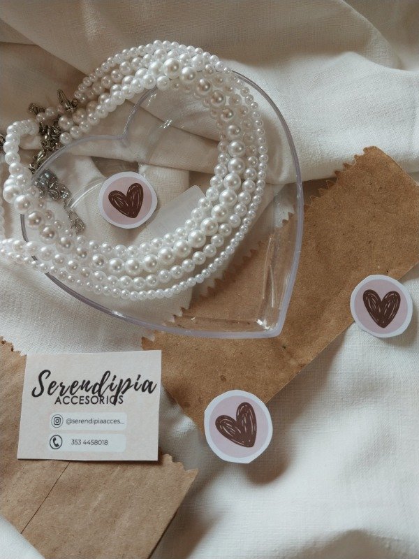 Producto - Collar de perlas blancas