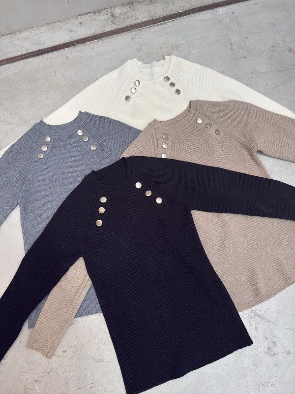 Producto - SWEATER BOTONES METAL