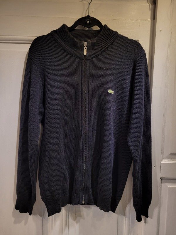 Producto - Sweater LACOSTE azul con cierre- Talle L- PRECIO: 116X