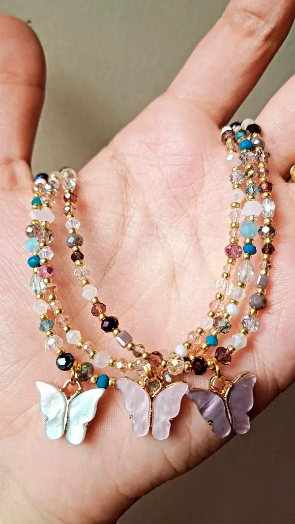 Producto - Collar Mix de Cristales y Dije Mariposa