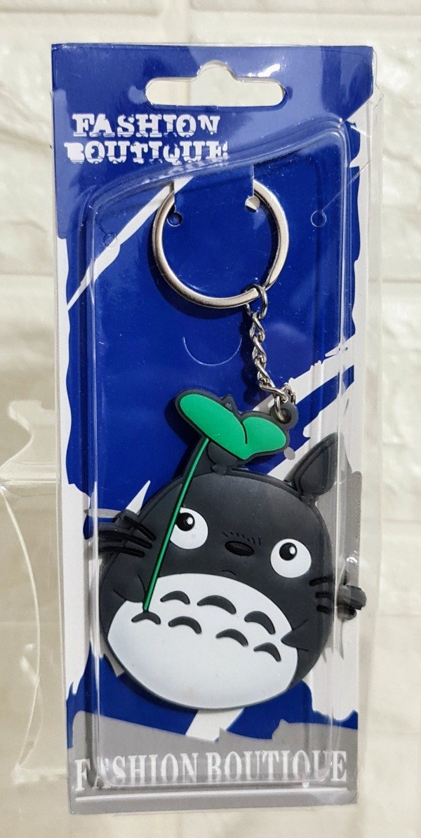 Producto - Llavero Totoro con hoja goma plano 9 cm