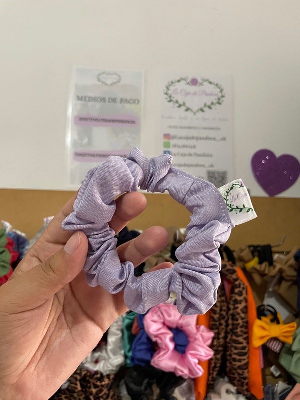 Producto - Scrunchie mini lila pastel  tropical