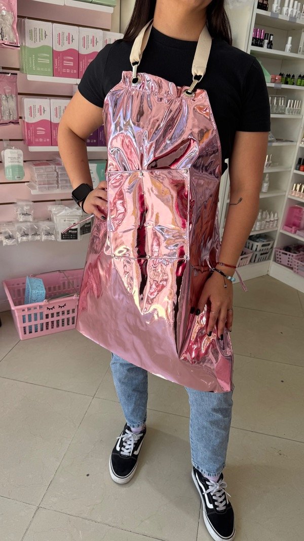 Producto - DELANTAL ROSA IMPERMEABLE Y REGULABLE