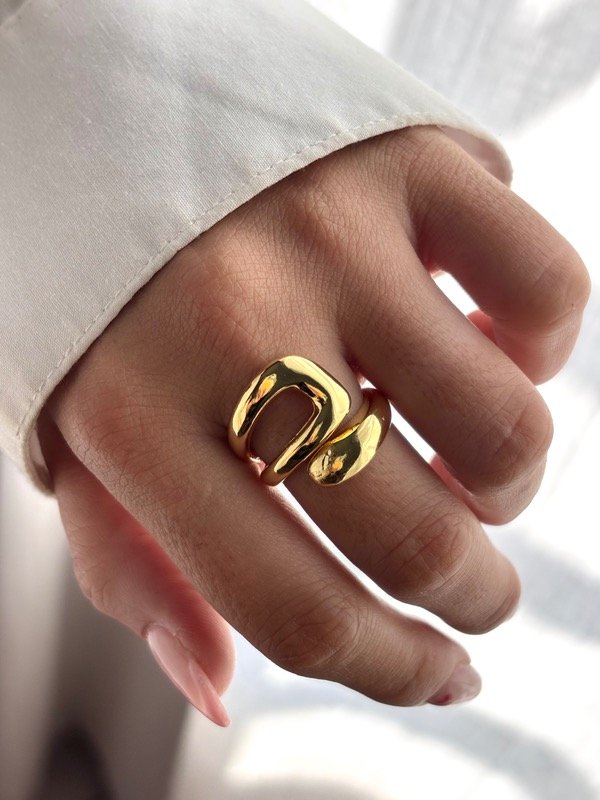 Producto - Anillo dorado nika