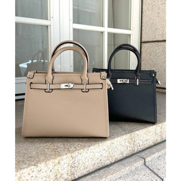 Producto - Cartera Carrie 2 con herrajes plateados amplia correa