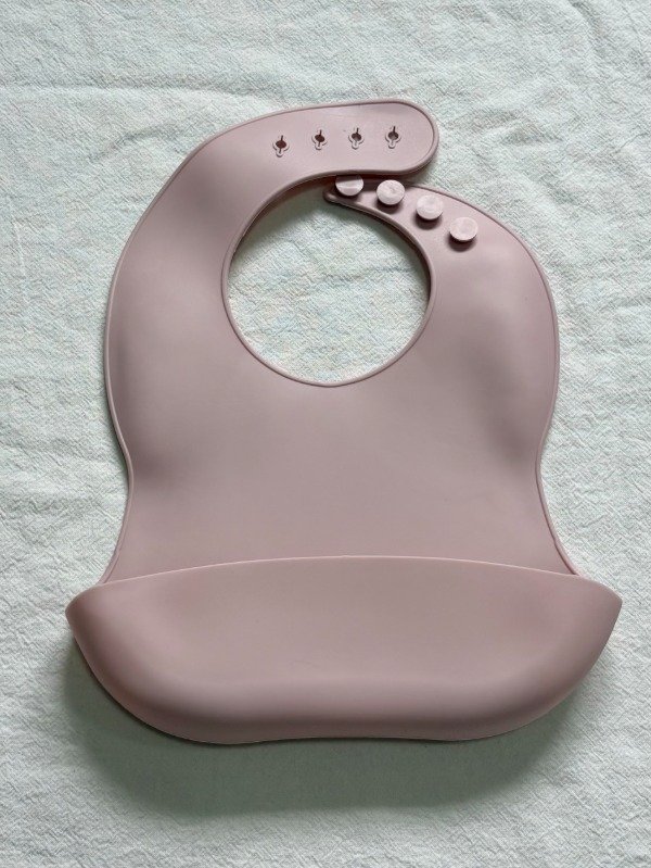 Producto - Babero Silicona Rosa Viejo