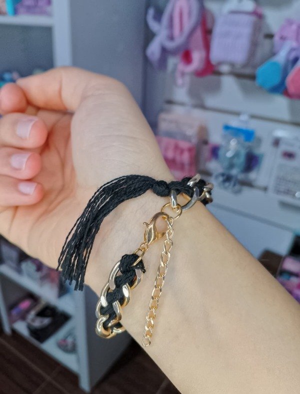 Producto - Pulsera cadena con hilo negro