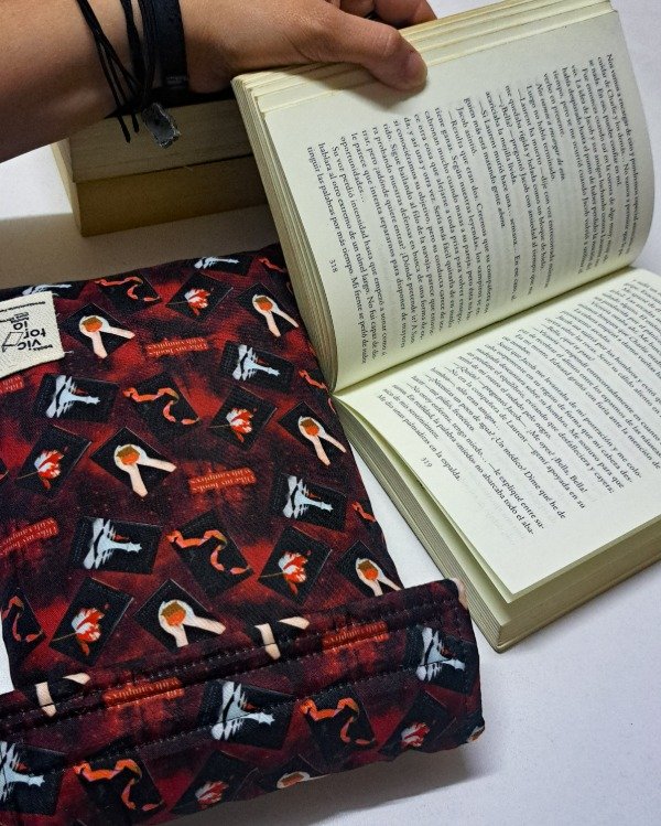 Producto - Funda para libros mediana Crepúsculo Books IMPERMEABLE