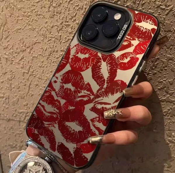 Producto - CASE RED KISS iPhone 15 Pro max