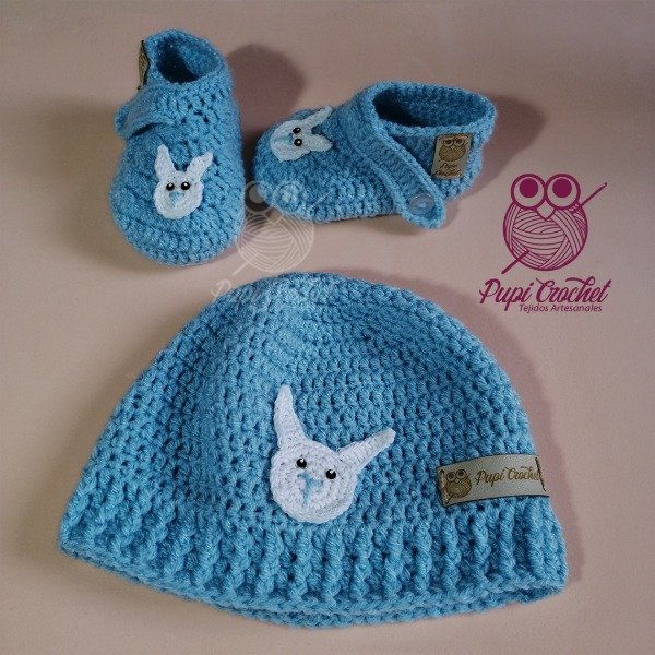 Producto - Conjunto Gorrito y Escarpines Con Aplique