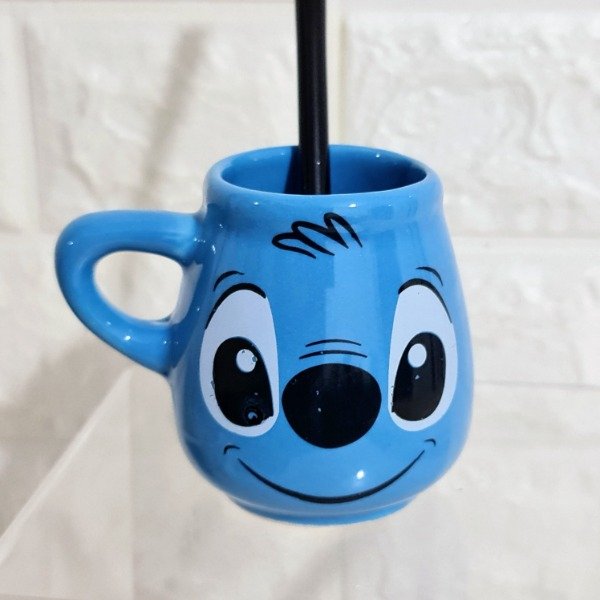 Producto - Mate Gota Stitch celeste + bombilla (detalle pintura)