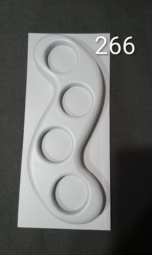 Producto - PORTA VELA X 4 EN FORMA DE S -  T266