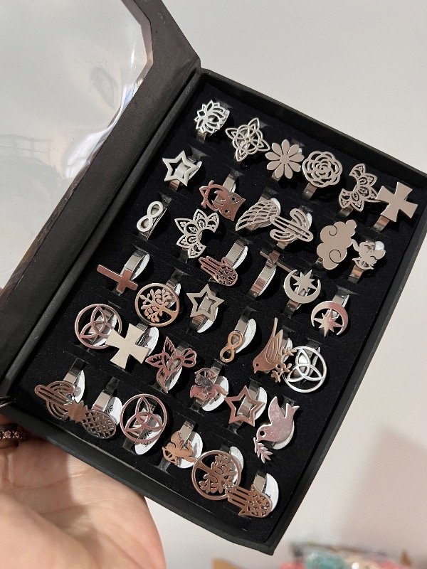 Producto - Caja de 36 anillos de acero nube