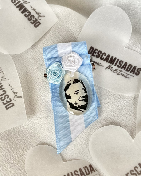 Producto - Prendedor chico Néstor
