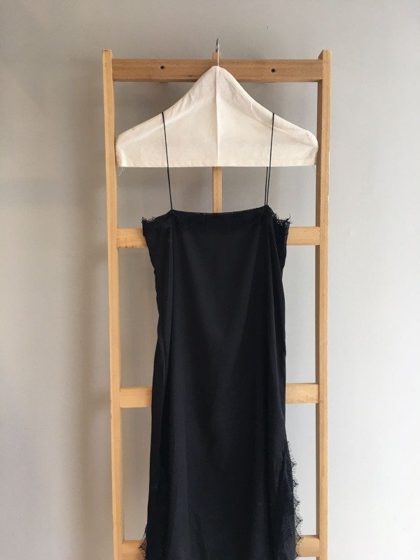 Producto - VESTIDO LECERO RECTO NEGRO