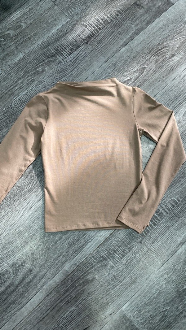 Producto - Remera Manga Larga Cuello Recto - Talle Unico