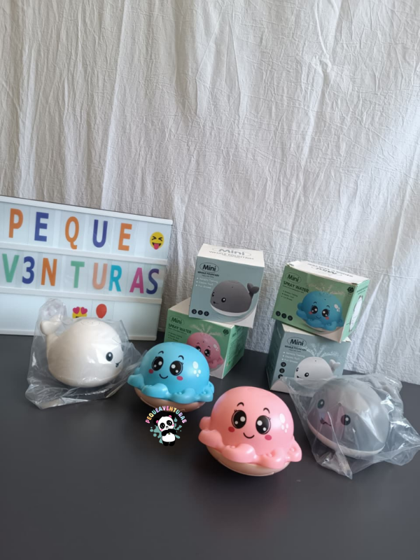 Producto - Aspersor Eléctrico Infantil para Baño con Luz Música y Rociadores Intercambiable