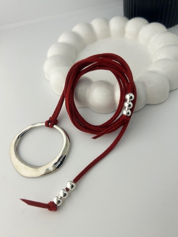 Producto - CHOCKER DE GAMUZA COLOR CHERRY 3008