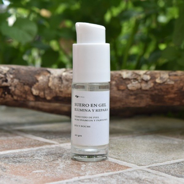 Producto - Suero Gel Facial Iluminador, Hidratante y Reparador con Niacinamida y Pantenol