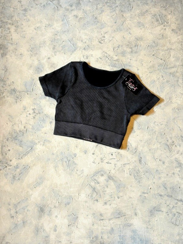 Producto - Crop Top Seamless Black Essence