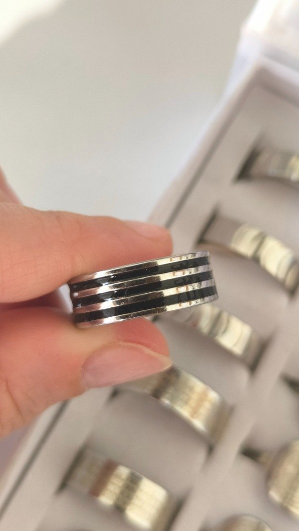 Producto - Anillo lineas