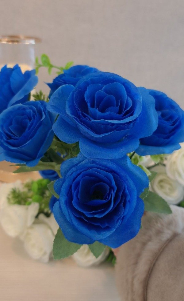 Producto - RAMO ROSAS MEDIANAS X6 FLORES