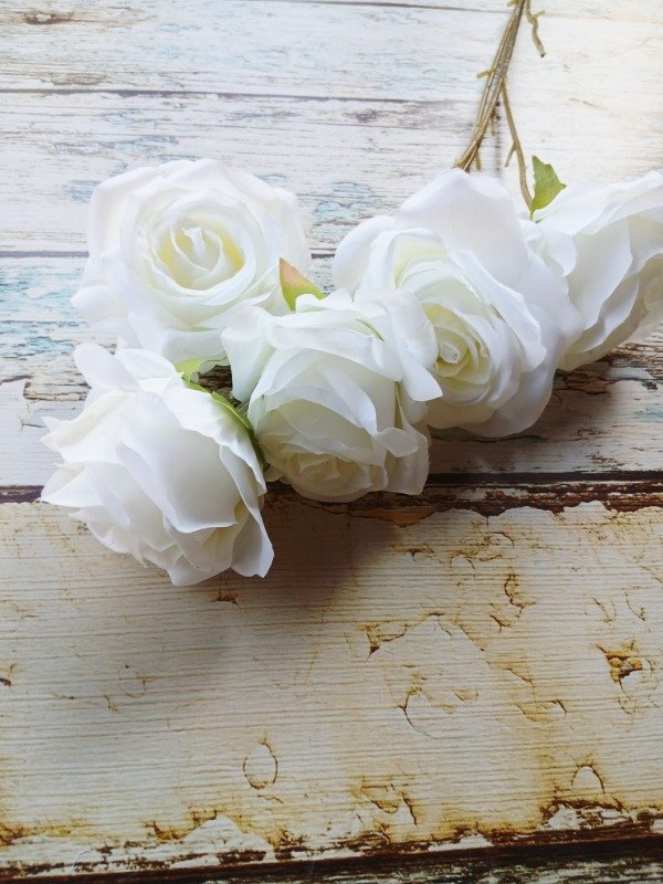 Producto - Ramo de 5 rosas blancas