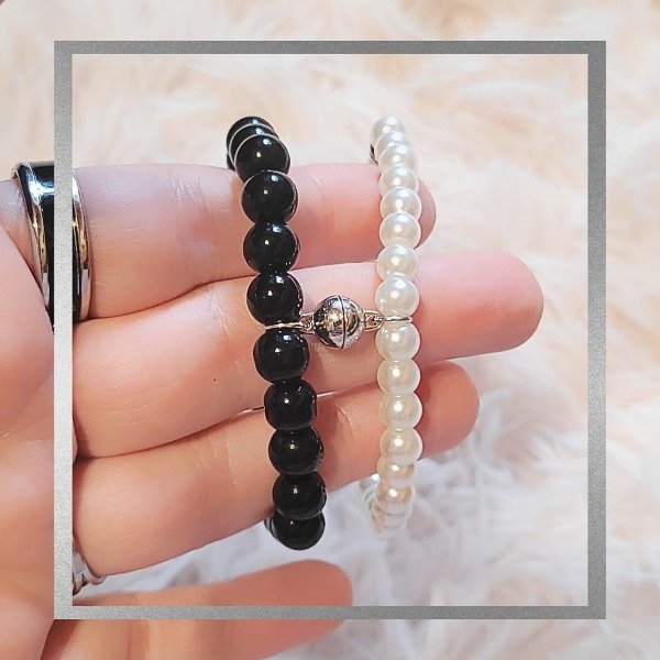 Producto - Pulsera compartir perlitas blanca y negra (bolita)