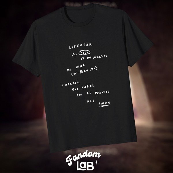 Producto - Remera Mi Casa es un Desastre - 1