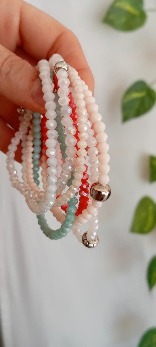 Producto - conjunto de CINCO PULSERAS