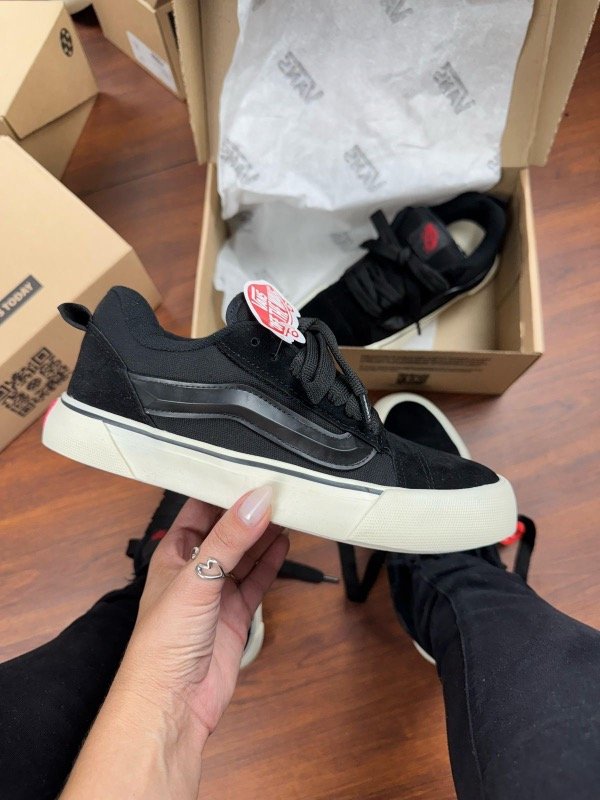 Producto - VANS KNU NEGRO/CRUDO