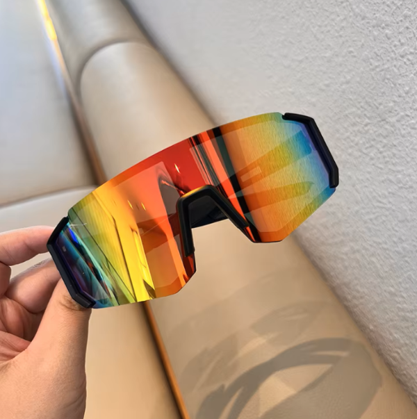 Producto - Lentes Rojos con marcos Rojo/ Negro