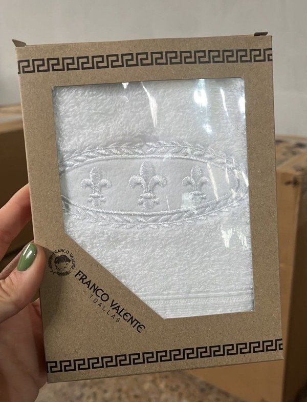 Producto - TOALLA VISITA BORDADA EN CAJA DE ALGODON FRANCO VALENTE COD 112 - 9