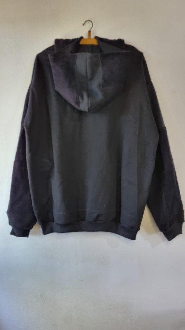 Producto - Buzo Multiverso 253