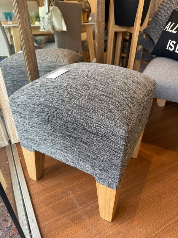 Producto - Puff de lino gris oscuro