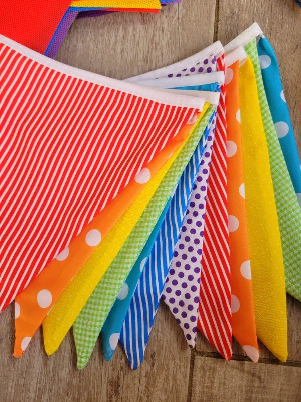 Producto - Banderin de tela doble multicolor estampados 2mts