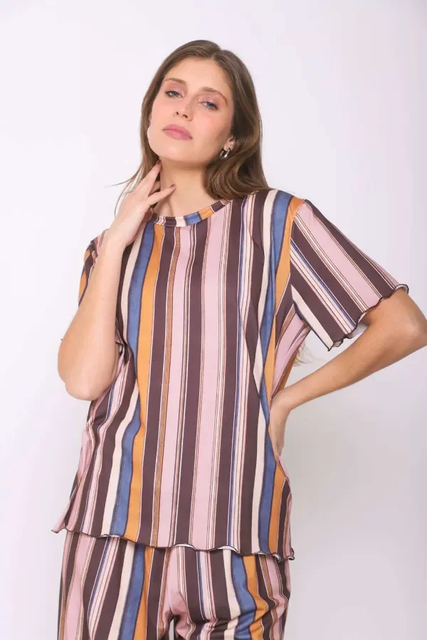 Producto - Pijama con remera con rayas