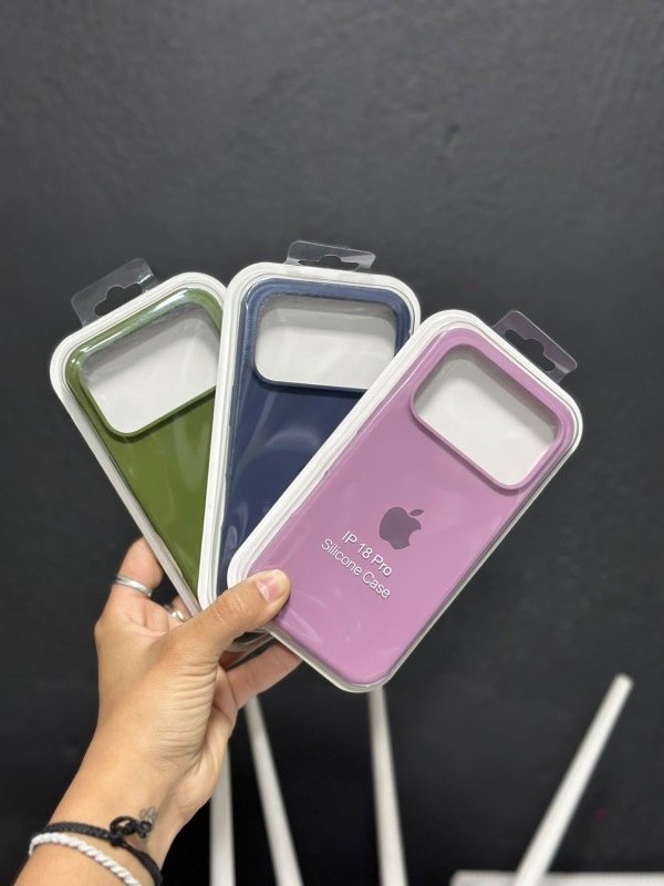 Producto - Funda de Silicona para iPhone 18 Pro - 0