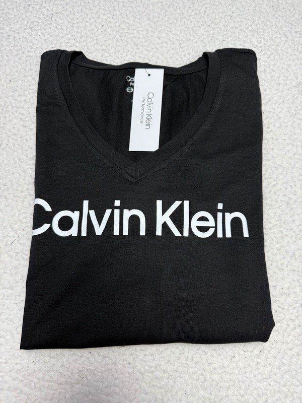 Producto - Remera Ck Negra