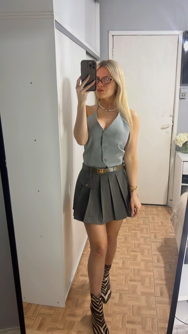 Producto - POLLERA SISTY GREY