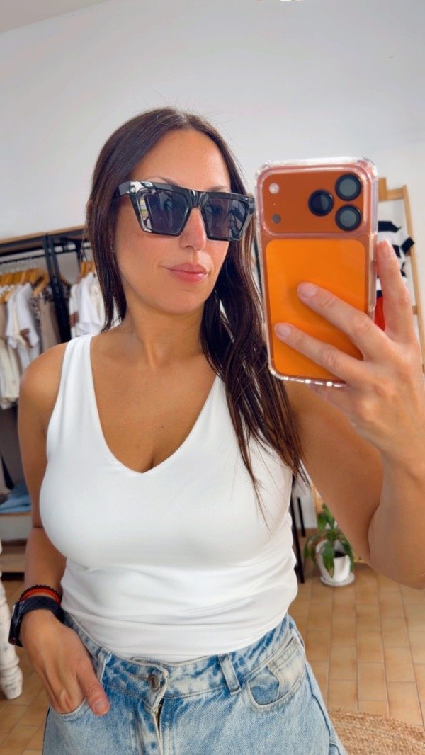 Producto - Musculosa en V Blanca