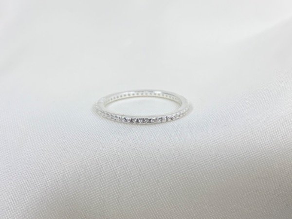 Producto - Anillo tipo cintillo cubic alrededor
