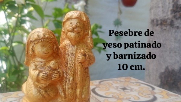 Producto - PESEBRE ARTESANAL YESO DORADO 10 cm.
