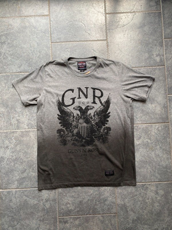 Producto - Remera Guns and Roses Honki tonk talle L