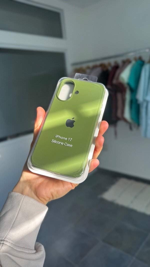 Producto - Silicone Case Verde  (IPhone 17)