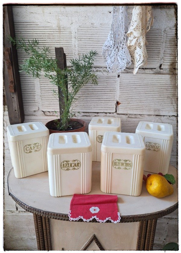 Producto - Lote de 5 Tarros de plástico duro