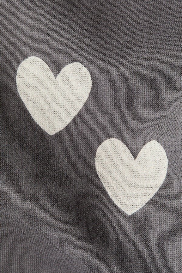 Producto - Buzo HyM corazones blancos - 1